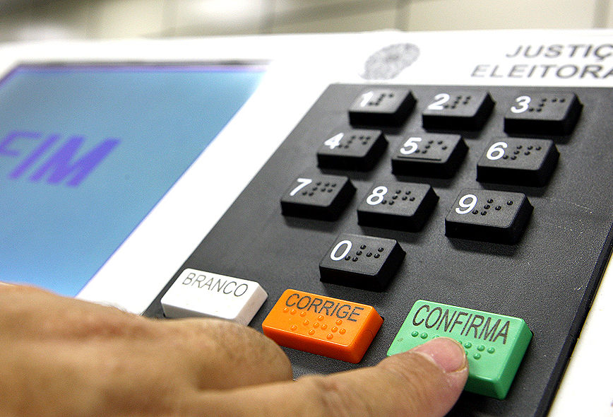 Presença de mulheres nas urnas é maior desde pleito de 2014