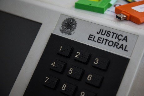 Após 21 dias de atraso, população de Macapá vai às urnas