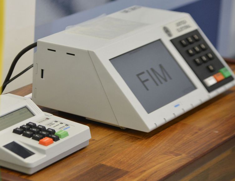 Maioria do STF suspende voto impresso nas eleições de outubro