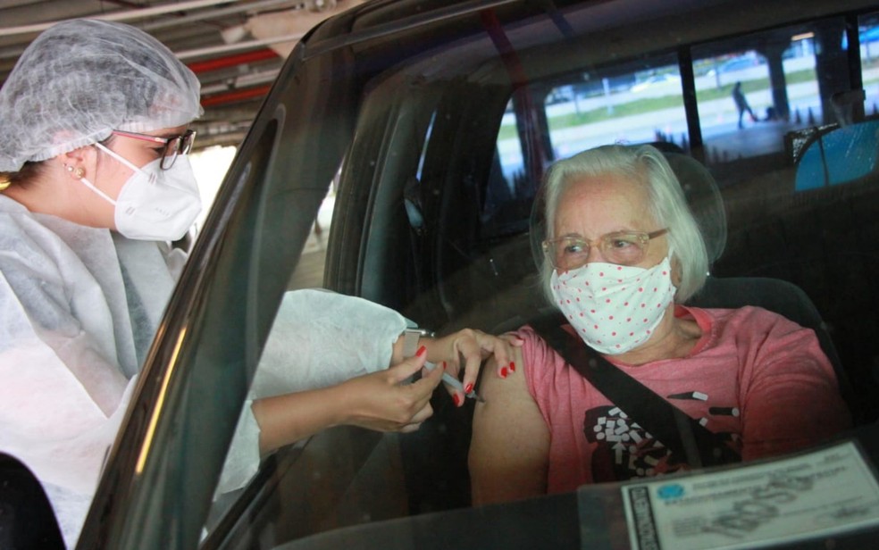 Idosos com 66+ já podem ser vacinados em Goiânia