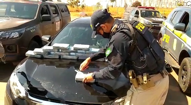 Casal é preso com 15kg de pasta base de cocaína