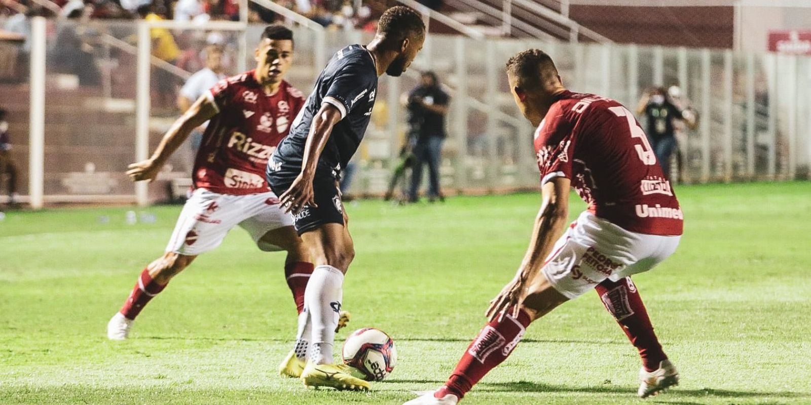 Fora de casa Vila Nova tenta ficar com a Taça da Copa Verde