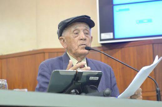 Jornalismo goiano perde pioneiro Walter Menezes