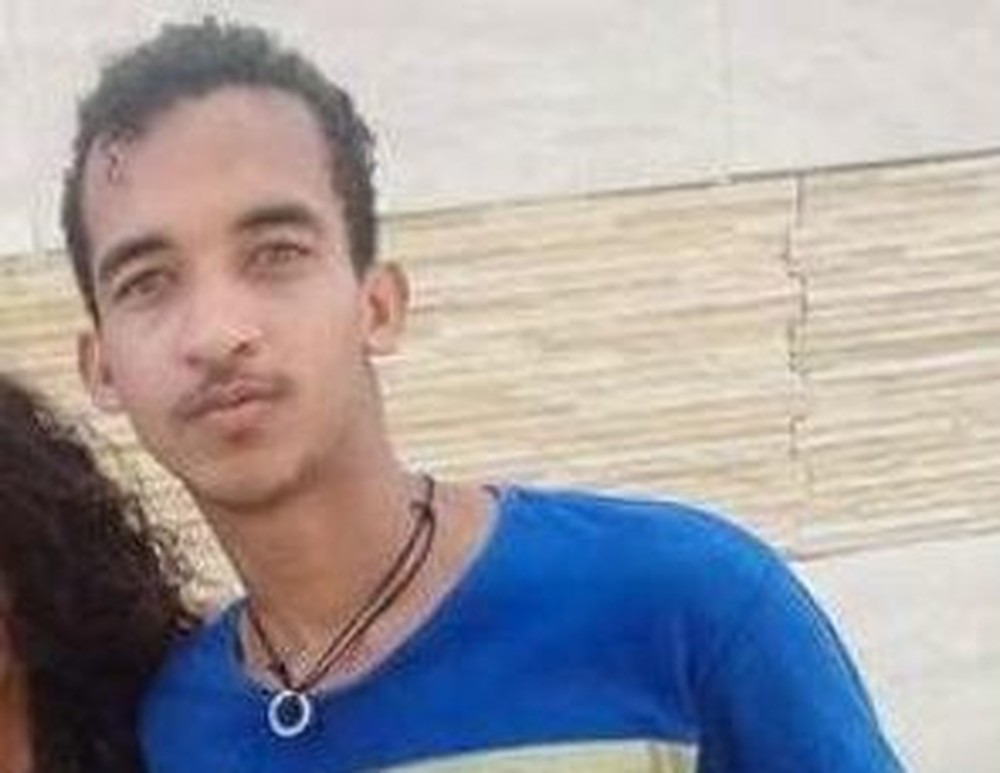 Morre jovem atacado por tubarão no Recife