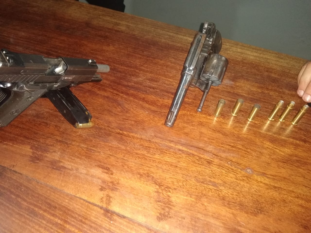Dois policiais são atingidos por disparos de arma de fogo em Itaberaí