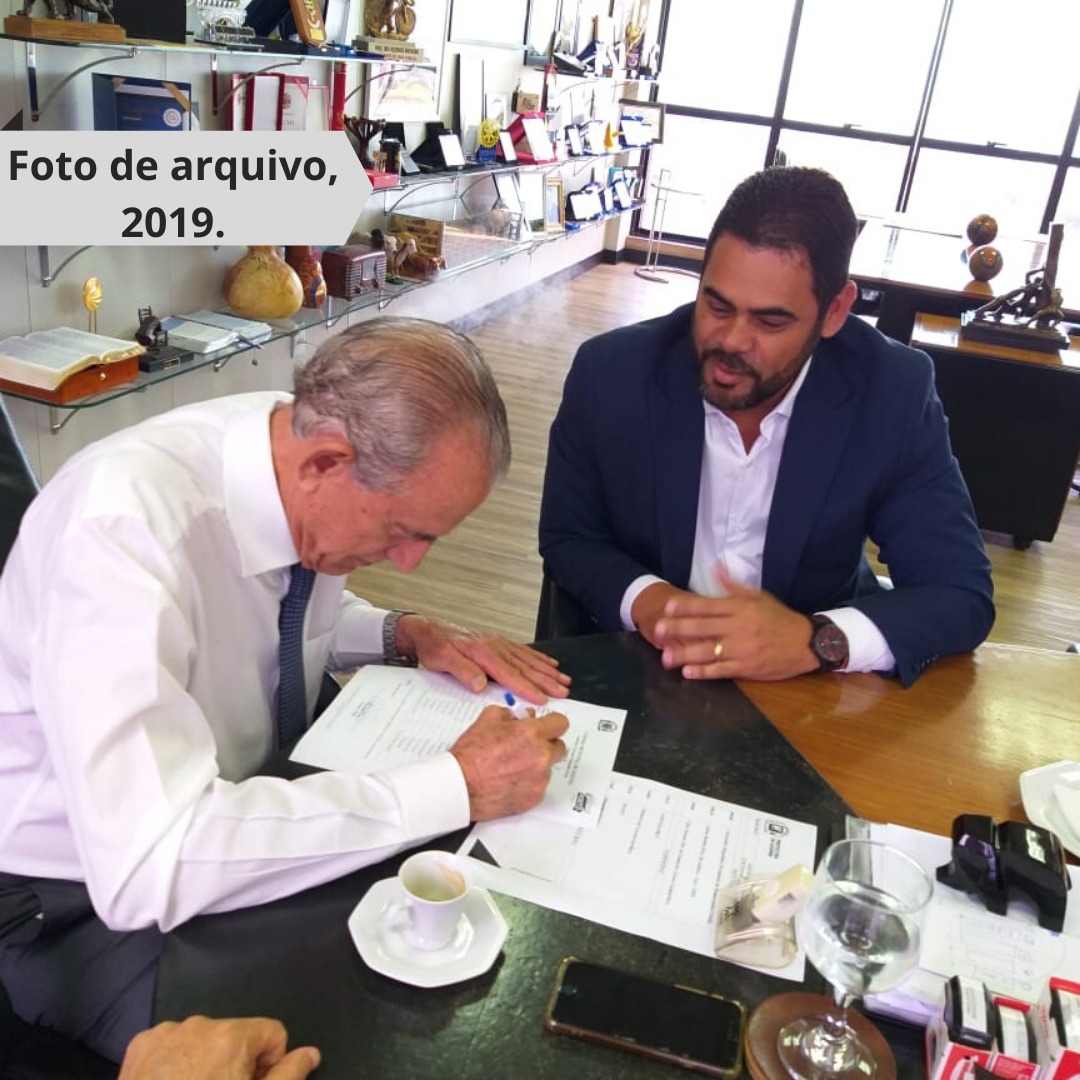 Tiãozinho Porto consegue asfalto para o Aruanã Park