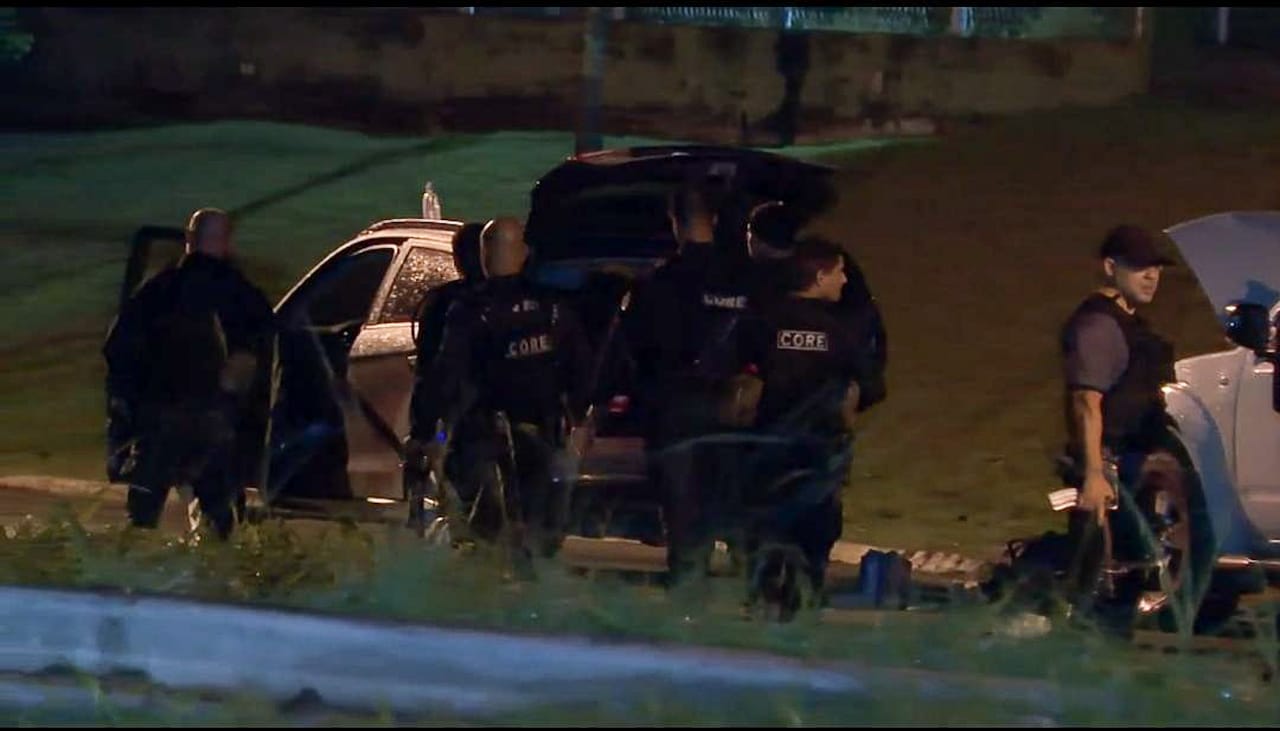 Doze suspeitos são mortos pela Polícia Civil em operação contra a milícia em Itaguaí (RJ)