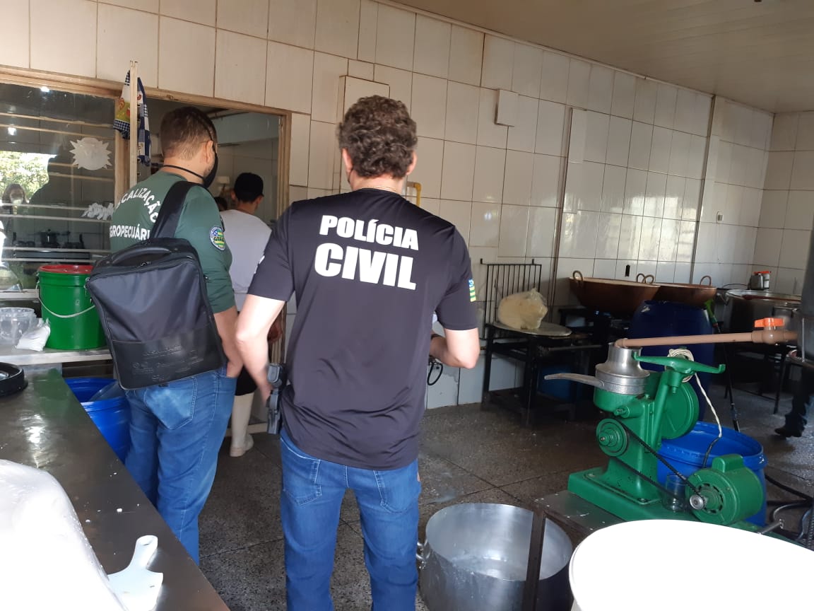 Produtos são apreendidos em laticínio clandestino de Terezópolis (GO)