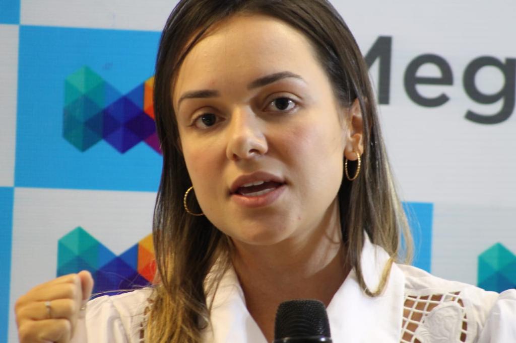 Servidores municipais devem ser capacitados em finanças públicas, alerta advogada