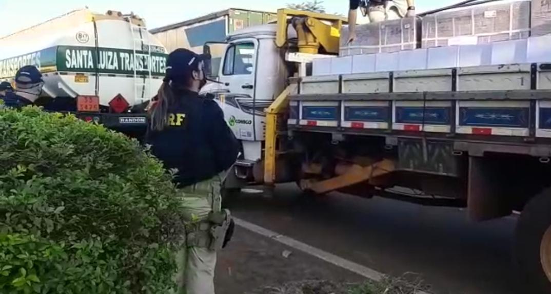PRF apreende cargas com irregularidades em Rio Verde