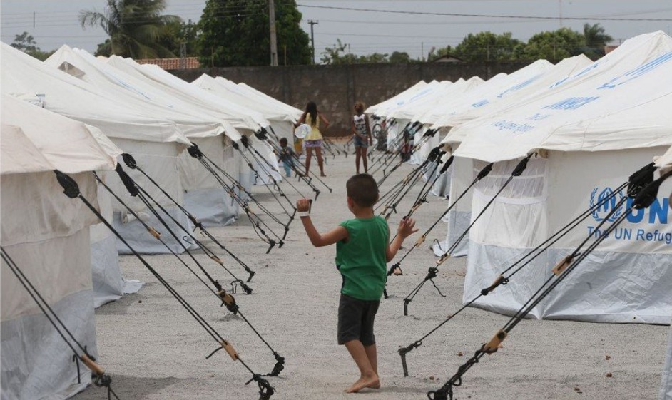 Refugiados veem futuro por meio de educação, saúde e esporte