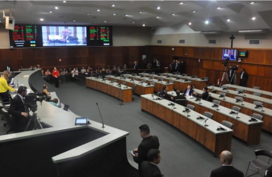 Alego aprova PEC do Teto de  Gastos, que libera RRF a Goiás