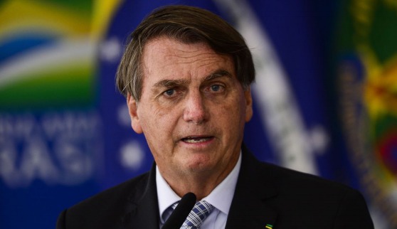 Bolsonaro volta a dizer que vai vetar apenas 'excesso' do fundo eleitoral