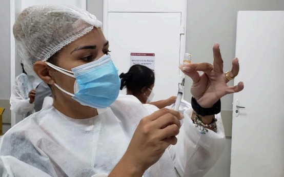 Vacinas contra a covid-19 em 84 postos