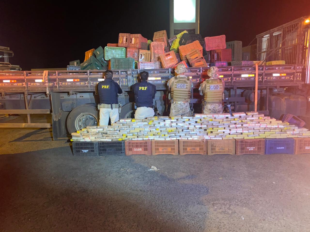 Caminhão que transportava 200 kg de cocaína é apreendido