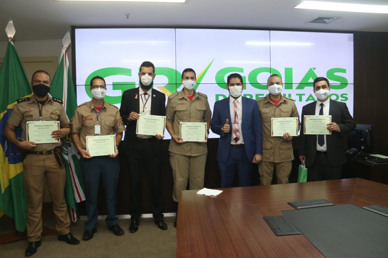 Lincoln Tejota homenageia servidores que se destacaram na atuação do programa Goiás de Resultados