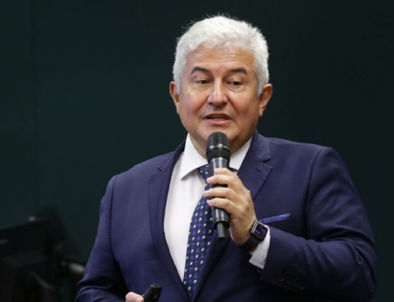 Ciência brasileira imobilizada
