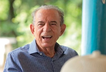 Iris melhora e já caminha sozinho em hospital de SP