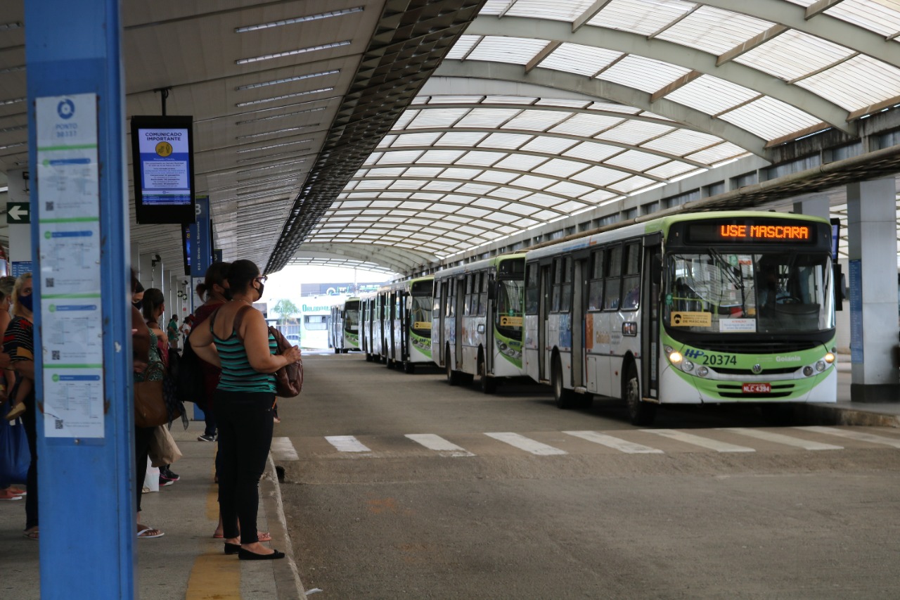 Empresas vão poder comprar vale transporte pagando com PIX