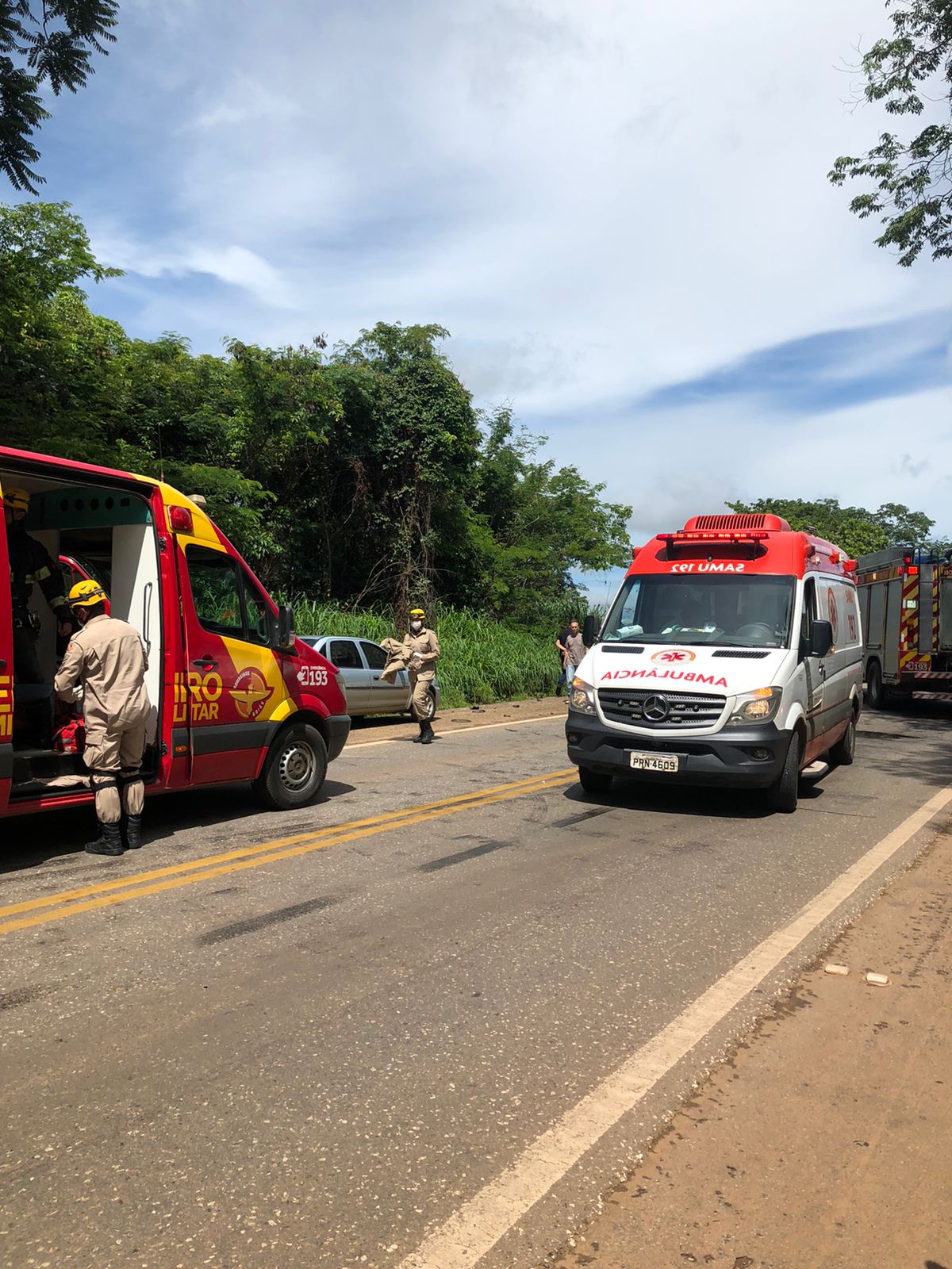 Acidente deixa feridos na BR-153