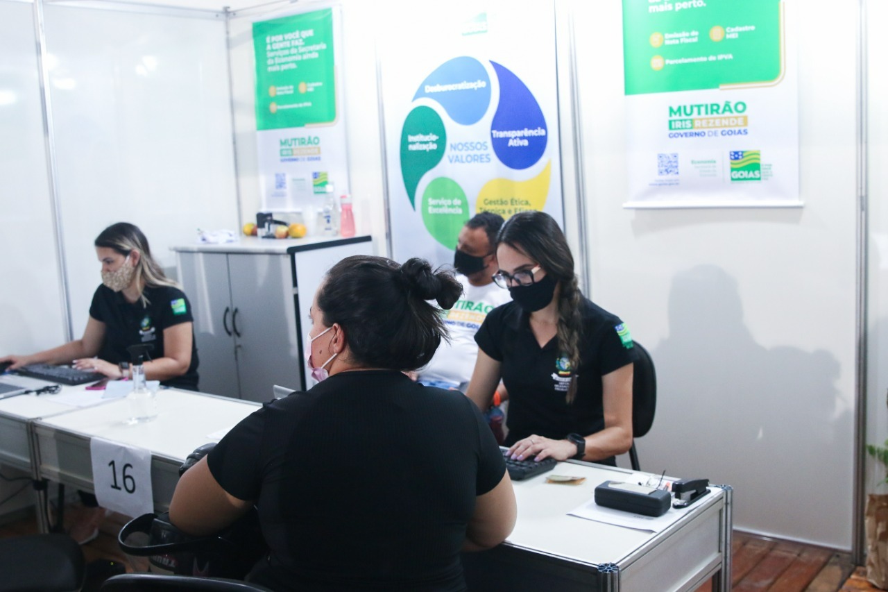 Secretaria da  Economia oferta serviços a contribuintes durante 2º Mutirão Iris Rezende Governo de Goiás