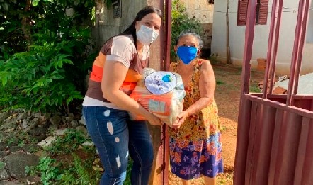 Prefeitura de Trindade entrega cestas para moradores