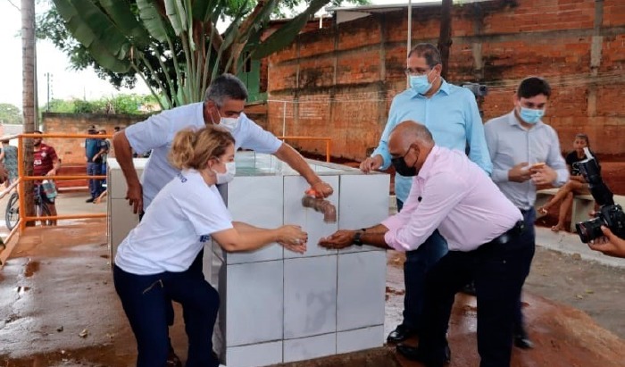 Prefeitura inaugura fonte  de recurso hídrico natural