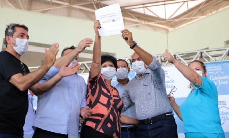 Prefeitura de Goiânia entrega duas mil escrituras em sete meses