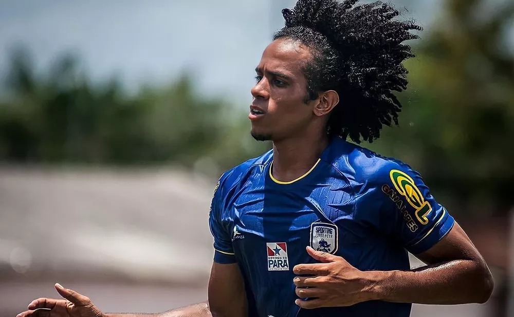 Racismo: Jogador de futebol denuncia insultos nas redes sociais