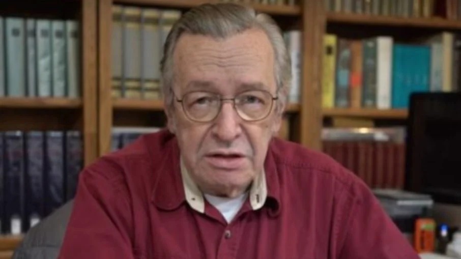 Olavo de Carvalho morre aos 74 anos