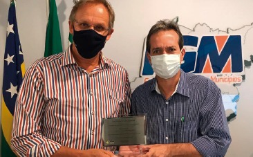 FGM presta homenagem à direção do Sebrae nacional