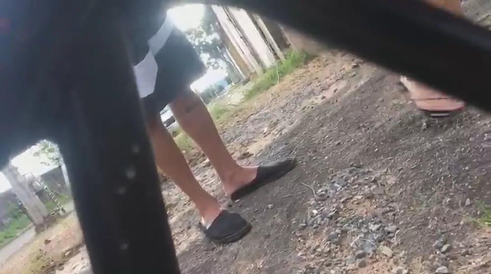 Adolescente leva tapa no rosto e é chamado de ‘macaco’ e ‘preto safado’ por vizinha