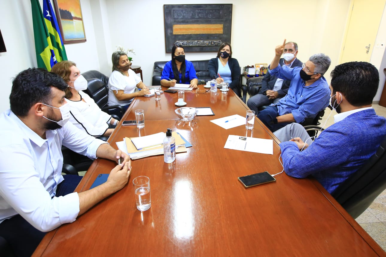 Lincoln Tejota e Fátima Gavioli trabalham juntos para levar resultados à educação em Goiás