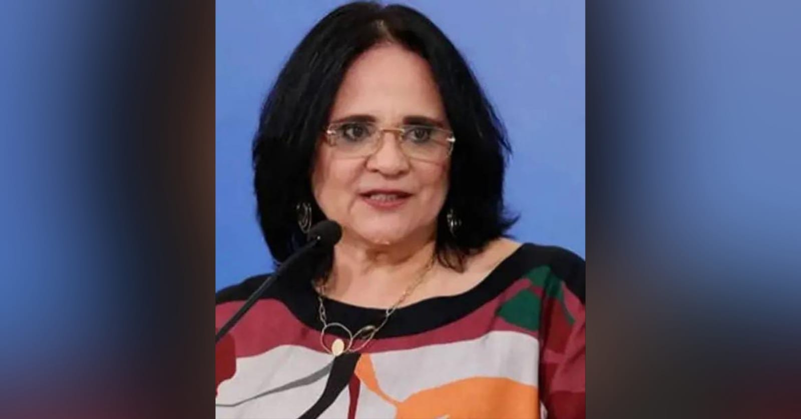 Damares diz que gravidez precoce "está muito atrelada" ao uso do TikTok