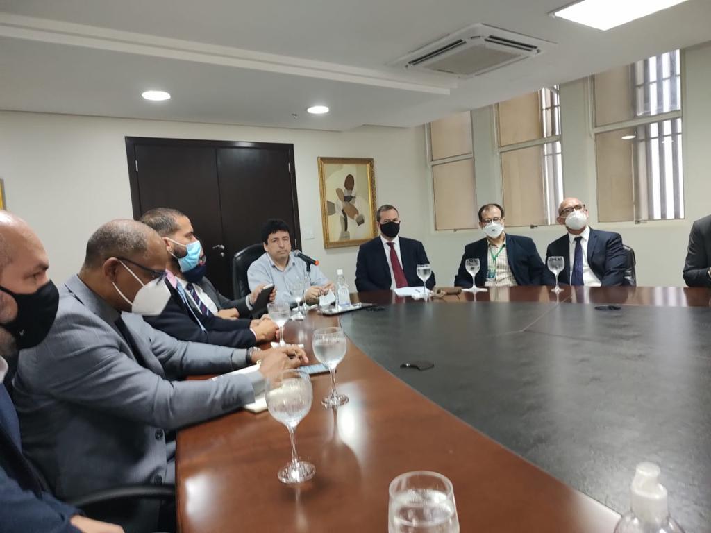 Secretário da governadoria recebe entidades sindicais a portas fechadas para iniciar negociação da data-base