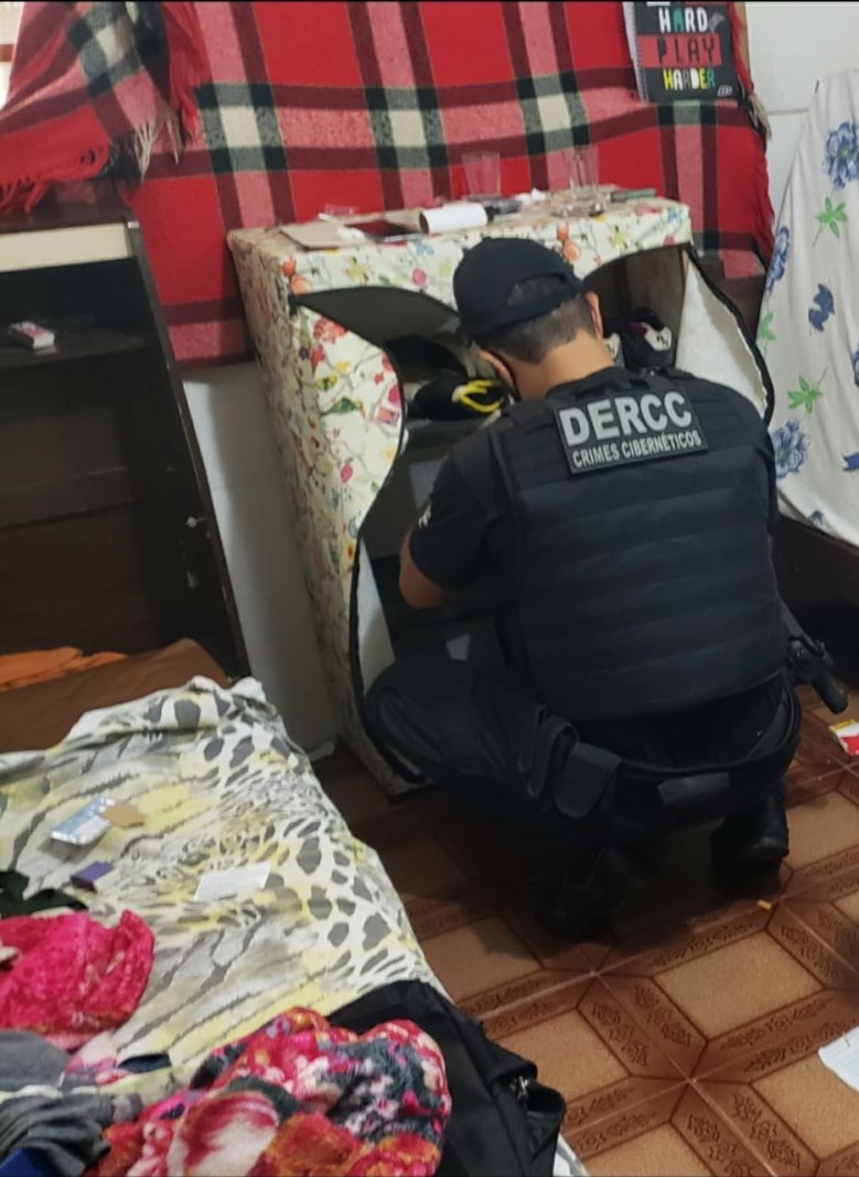 Homem que anunciava dinheiro falso na internet é investigado