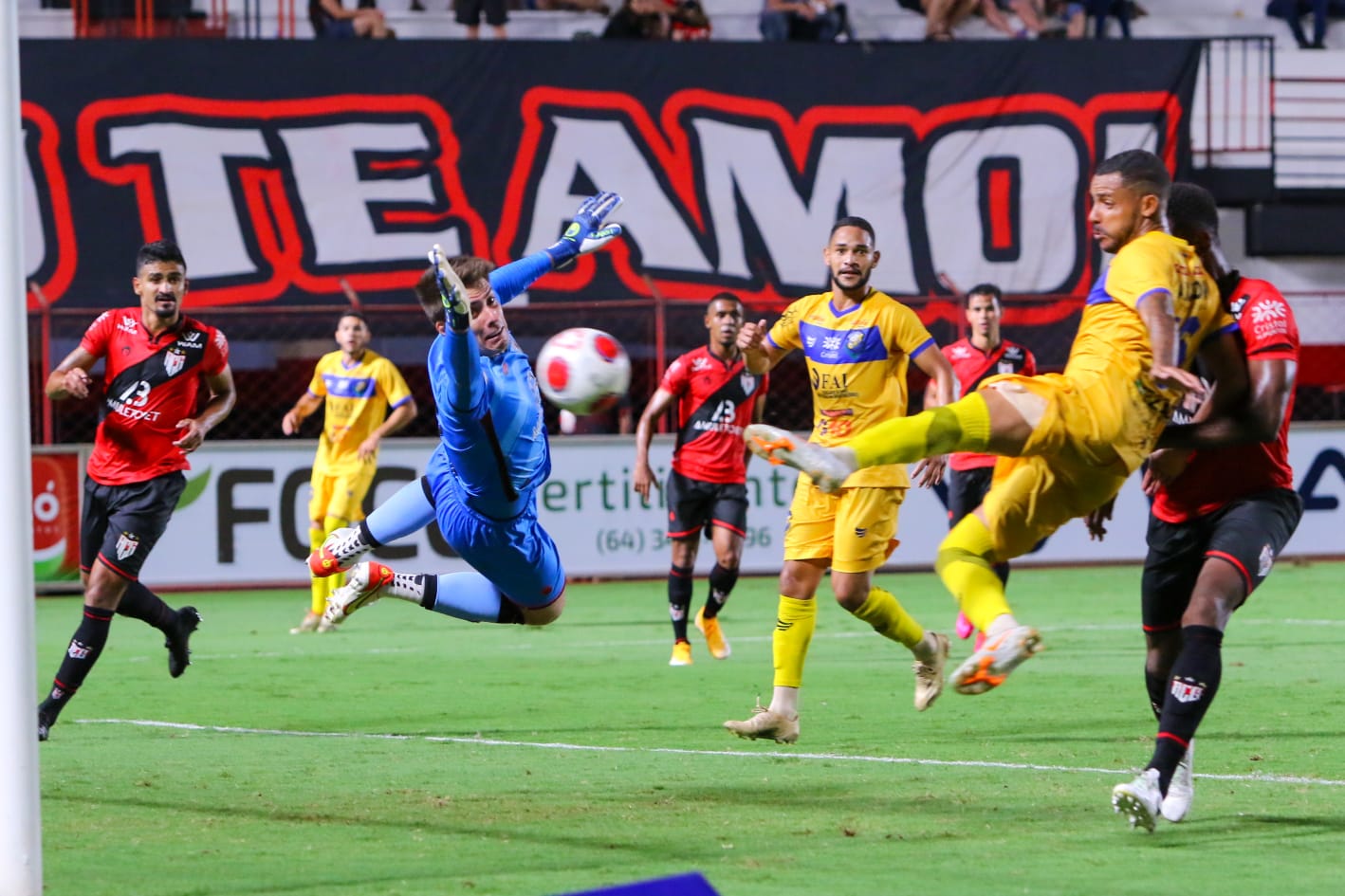 Atlético Goianiense empata em casa contra o Iporá