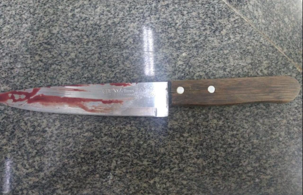 Suspeita de matar namorado com faca de cozinha é presa