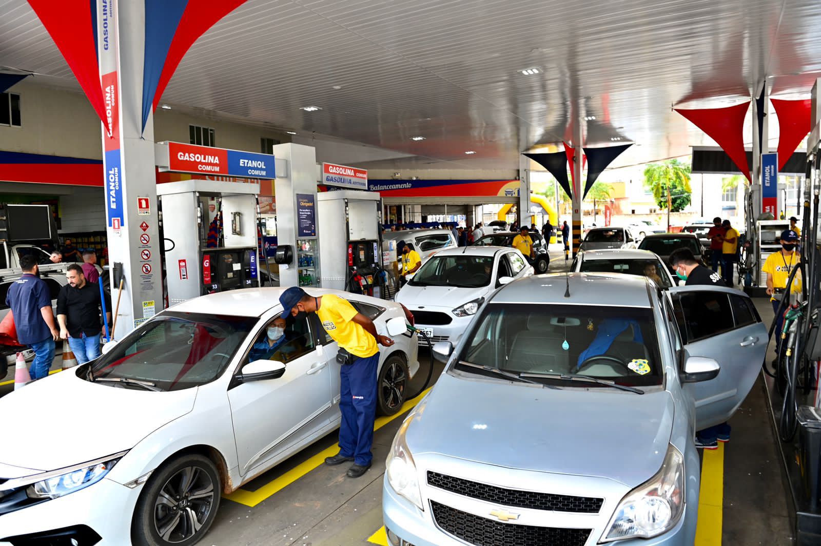 Combustível de Promoção: Álcool R$ 3,99 e gasolina R$ 5,99