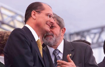 Alckmin desconversa e diz que dialoga com outras siglas