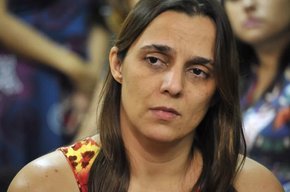 Mulher que matou a filha e escondeu corpo tem prisão decretada por não comparecer em juízo