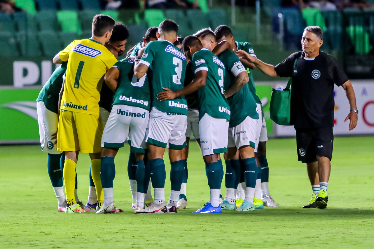 Goiás e Iporá se enfrentam domingo no primeiro duelo das semifinais do Goianão