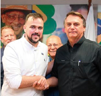 Negativa de Bolsonaro causa prejuízo à imagem de Gustavo Mendanha