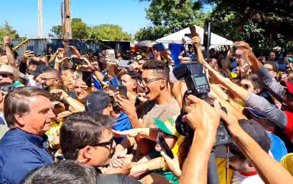 Bolsonaro: no Brasil temos três Poderes e todos eles podem melhorados