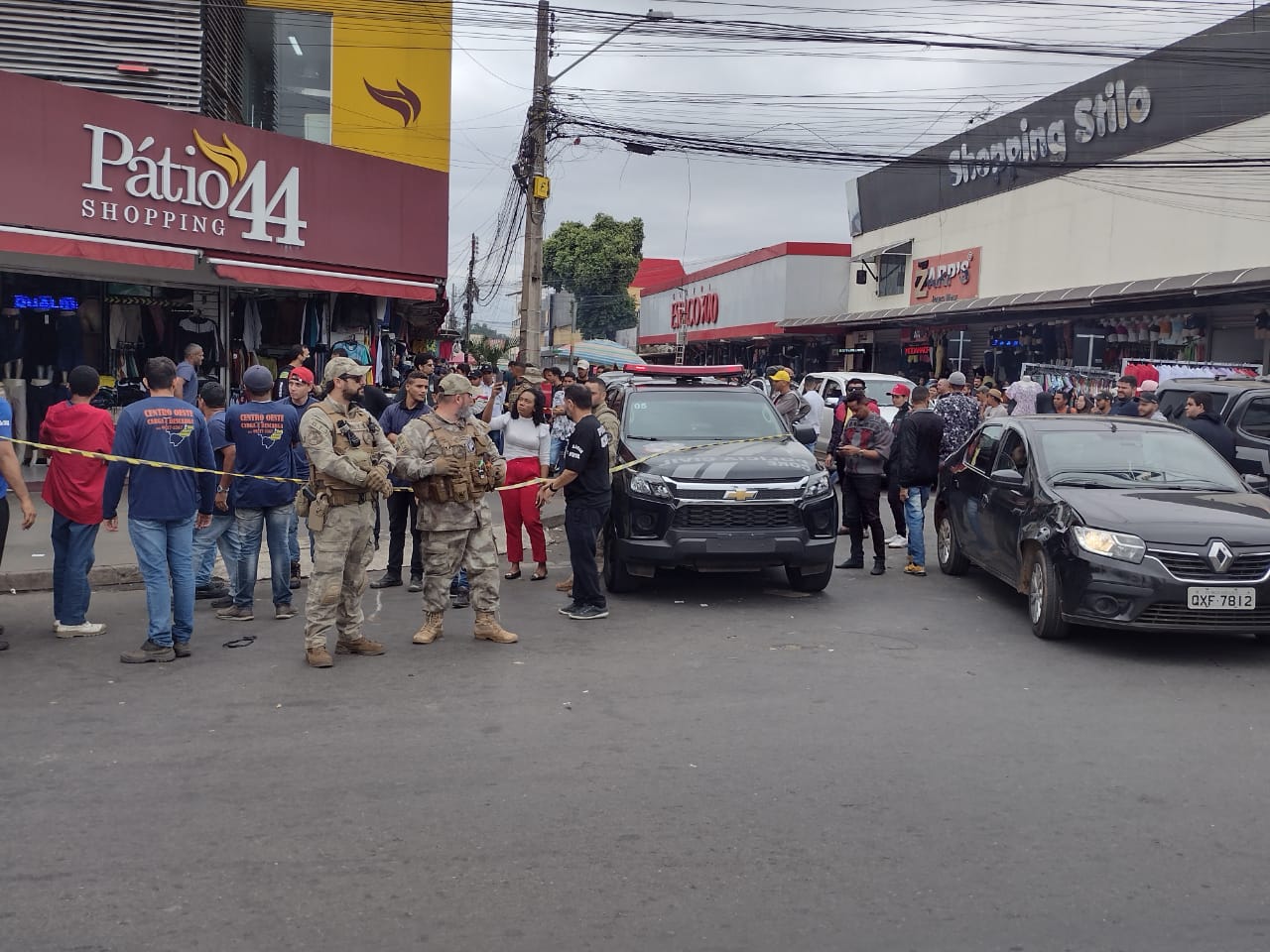 Polícia apreende quase R$ 1 milhão em roupas falsificadas