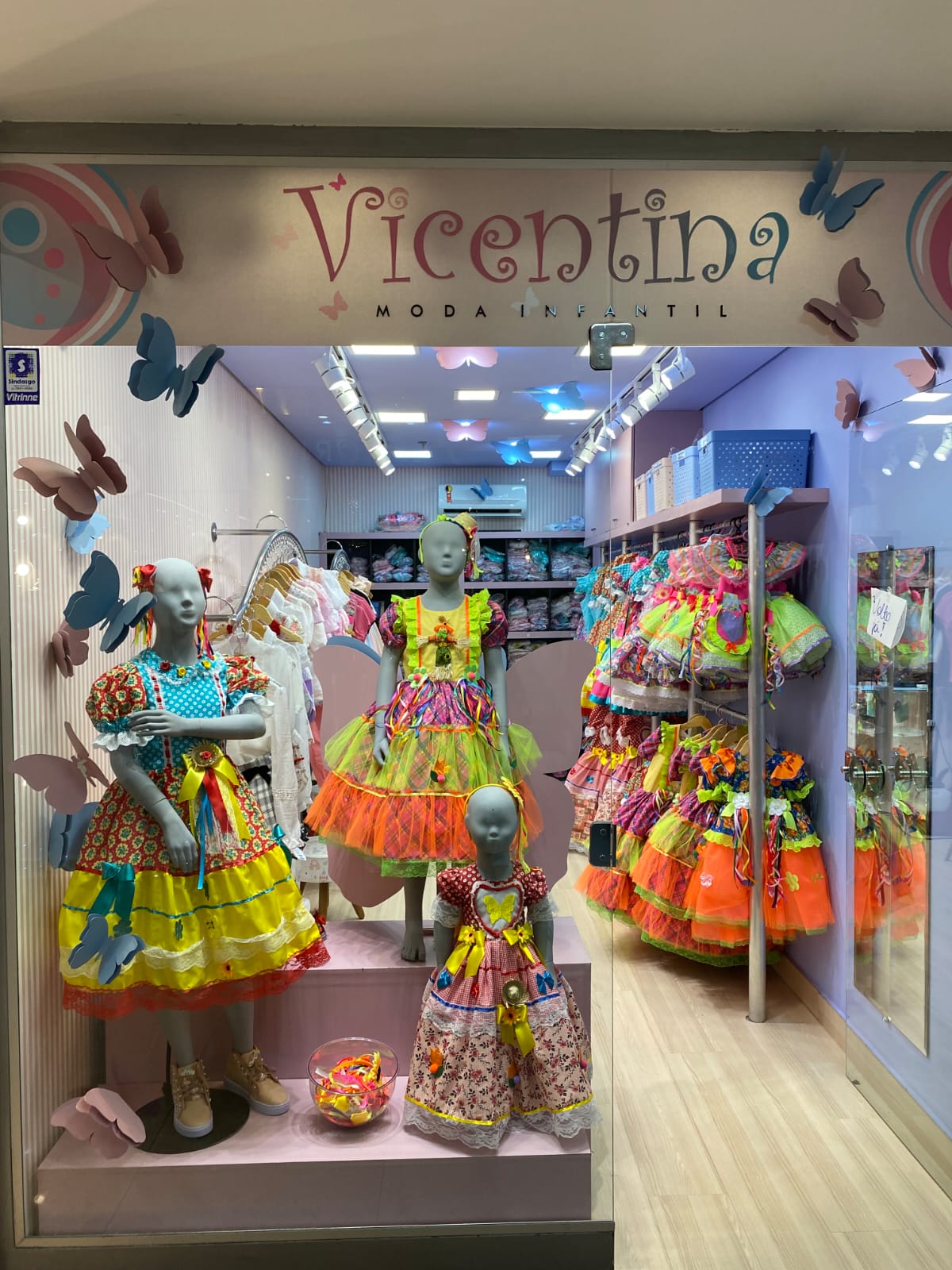 Em clima junino, lojas do Mega Moda tem vestido junino e peças em xadrez