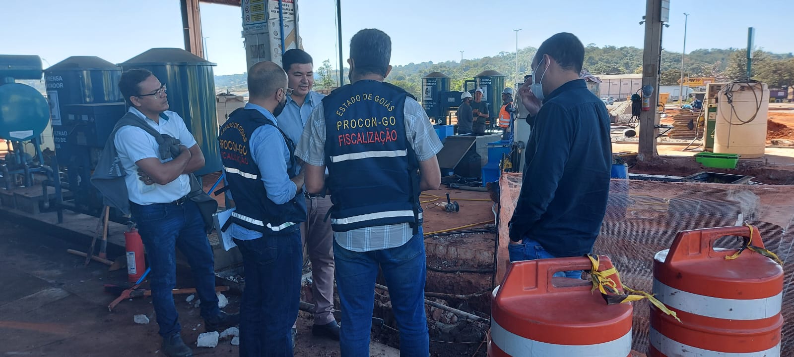 Denúncia de combustível impróprio é investigada pelo Procon Goiás