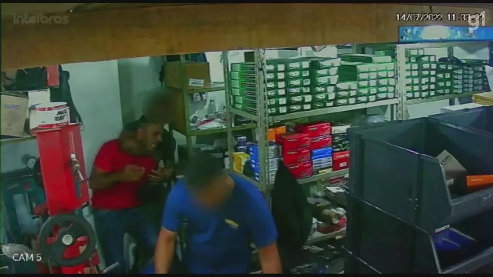 Homem tenta matar o namorado da ex a tiros