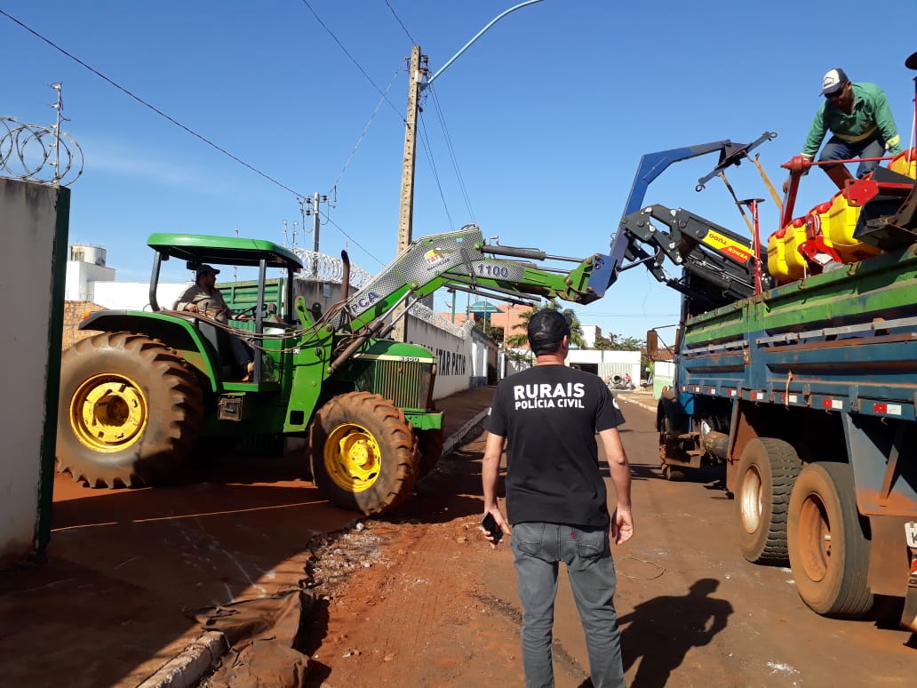 Operação Impunitas apreende tratores e insumos irregulares em Bom Jesus de Goiás