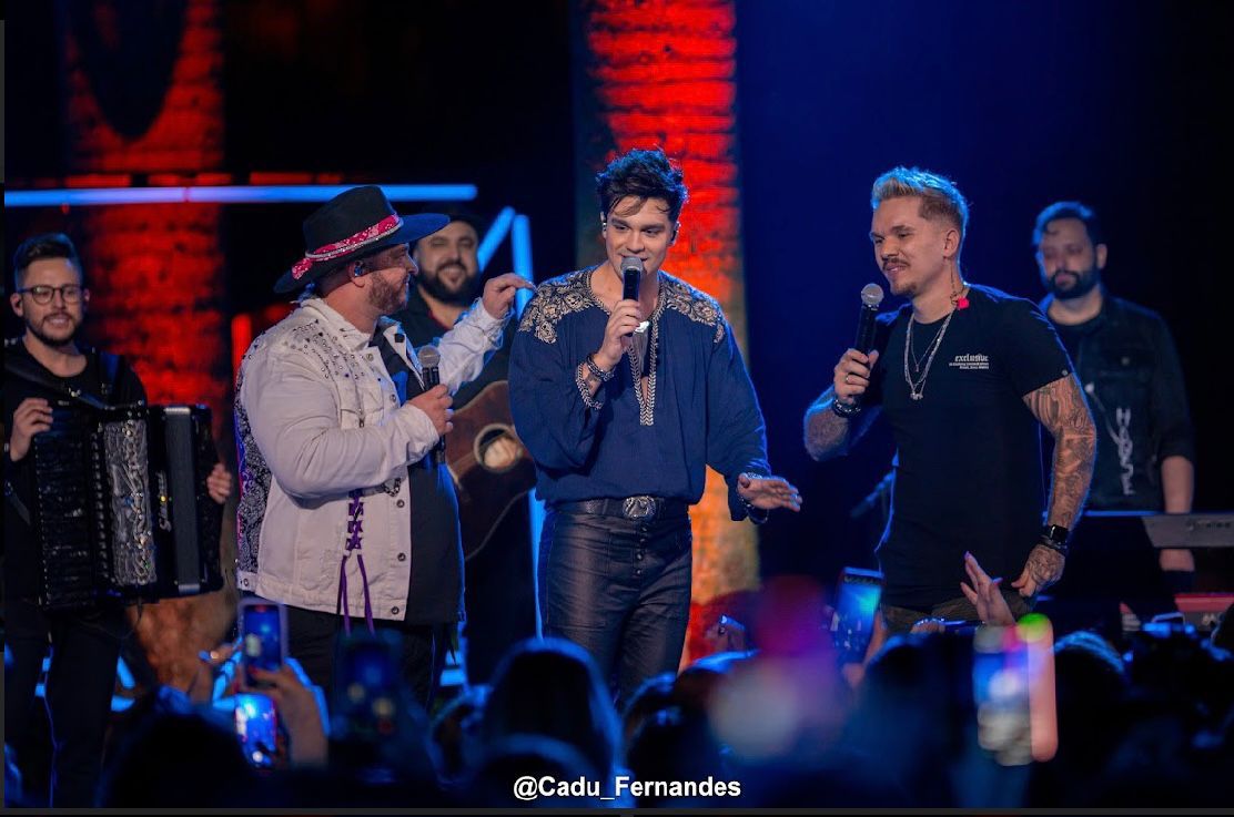 Felipe e Rodrigo gravam primeiro DVD com participações de Luan Santana e Fernando e Sorocaba